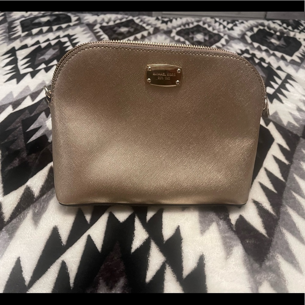 MK cross body -